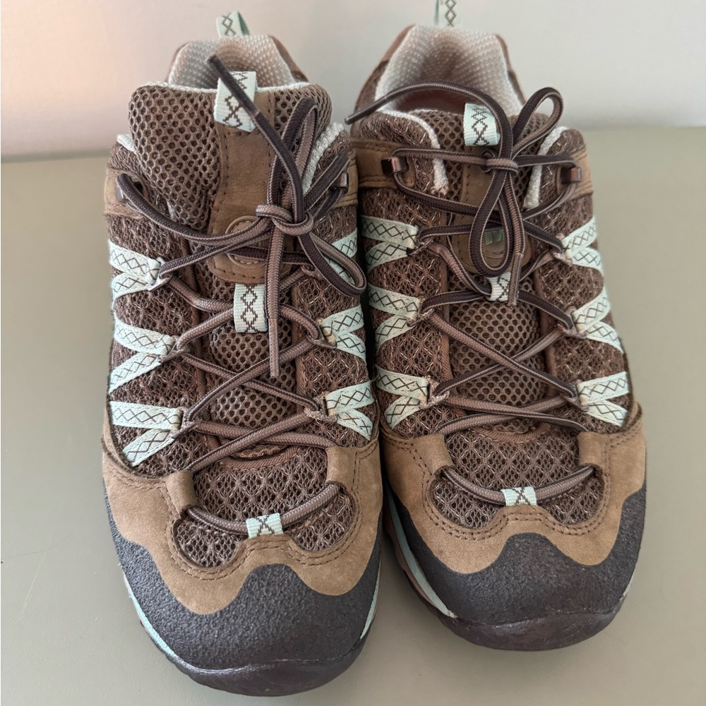 Merrell Women’s Brown and Tan Hiking Shoes 8 1/2